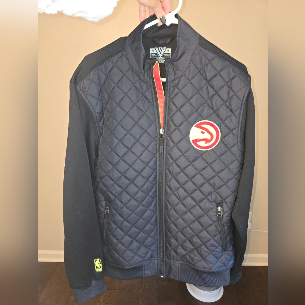 Levelwear Men's Atlanta Hawks Quilted Black Jacket with Logo Size M